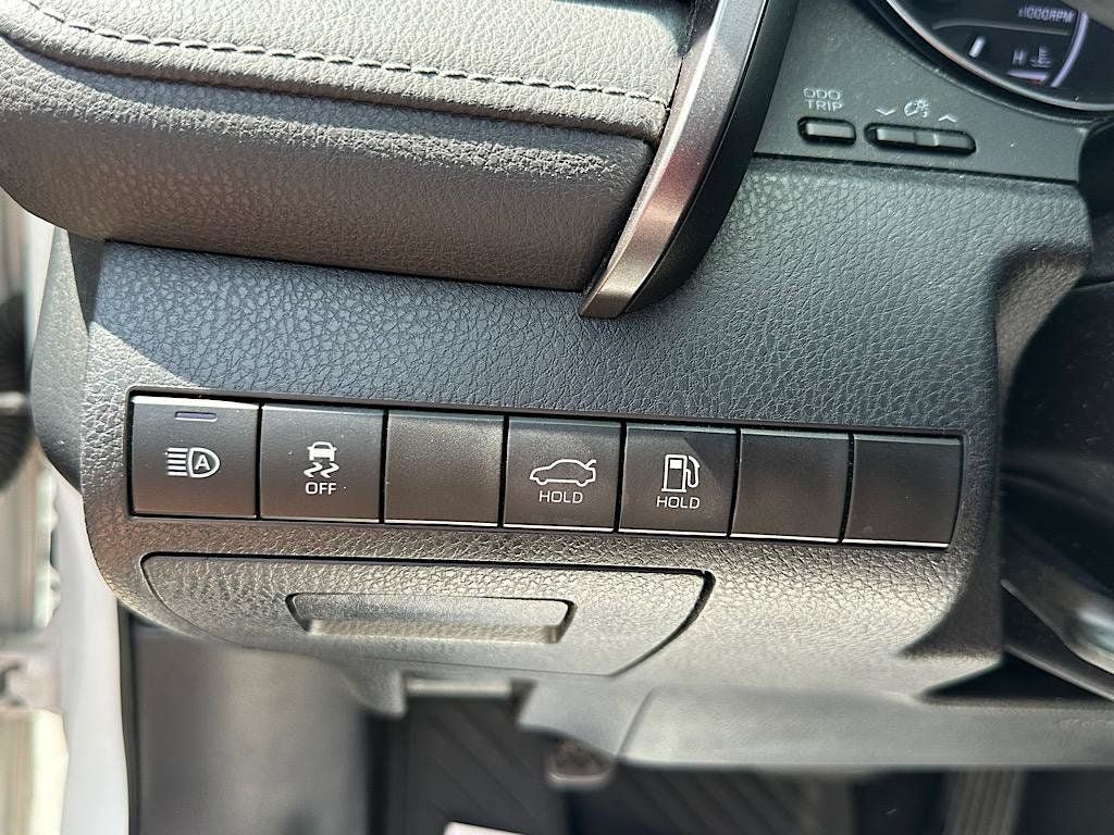 Certified 2021 Toyota Camry SE FWD image 17