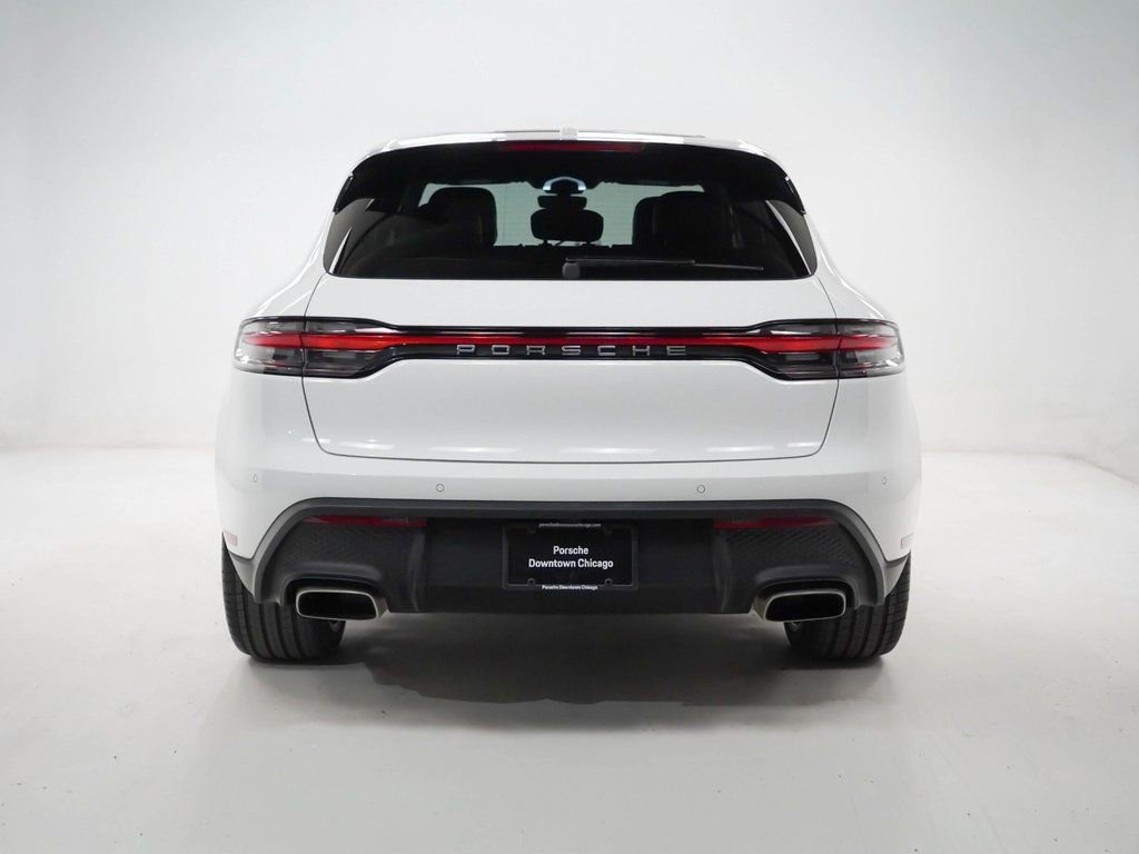Certified 2025 Porsche Macan image 11