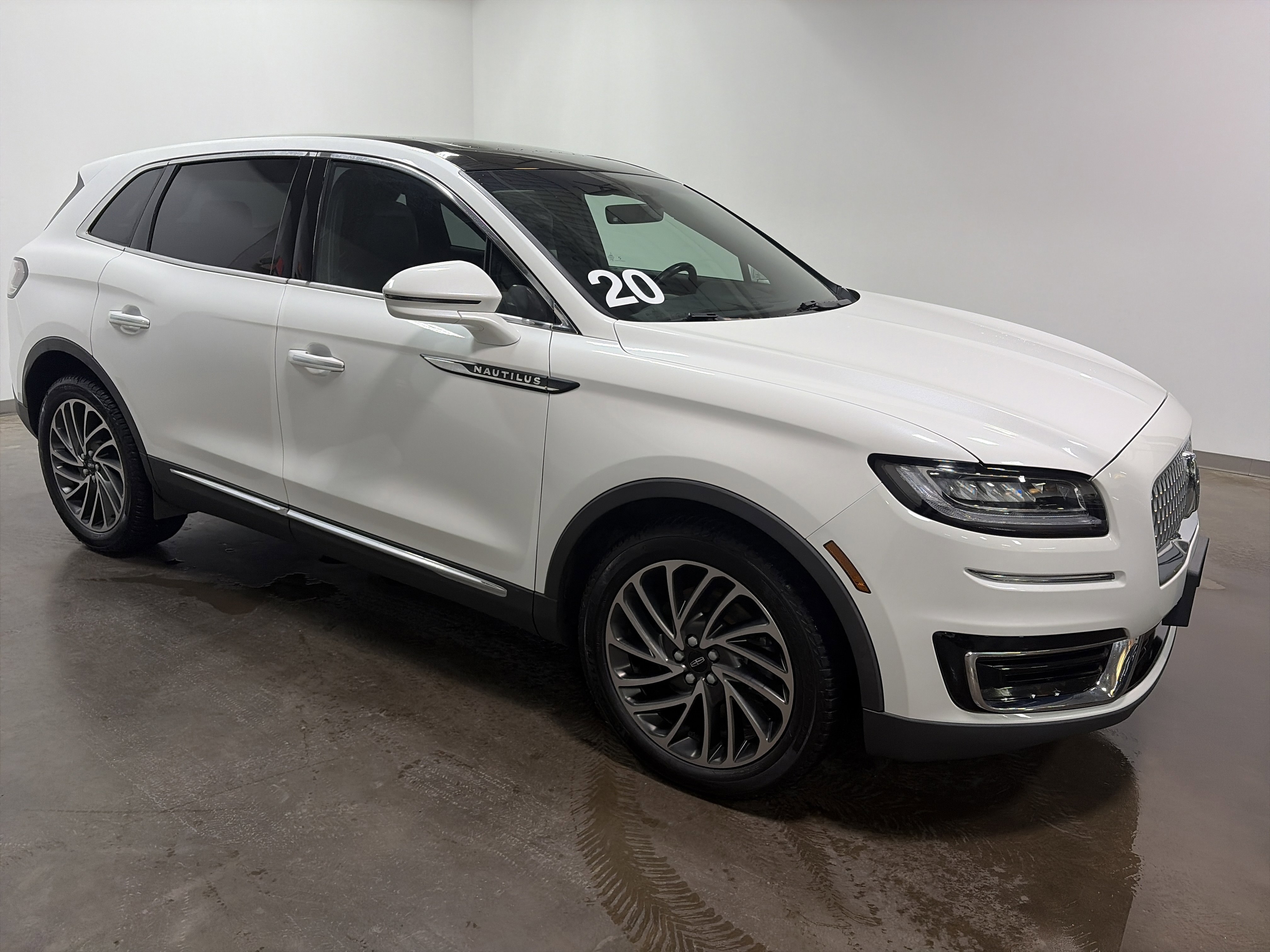 Used 2020 Lincoln Nautilus Reserve w/ Cargo Utility Package image 2