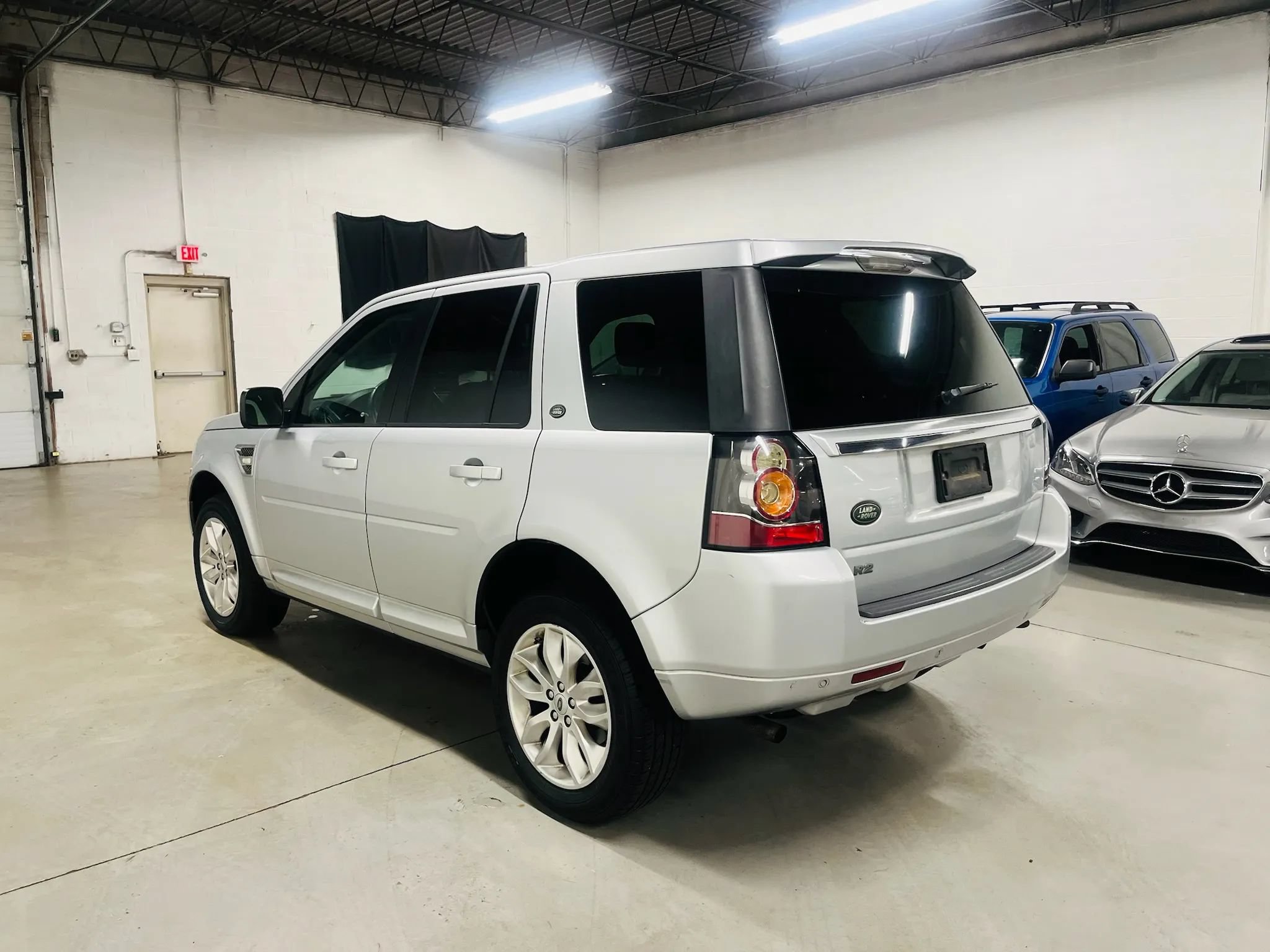 Used 2013 Land Rover LR2 HSE AWD/4WD image 6