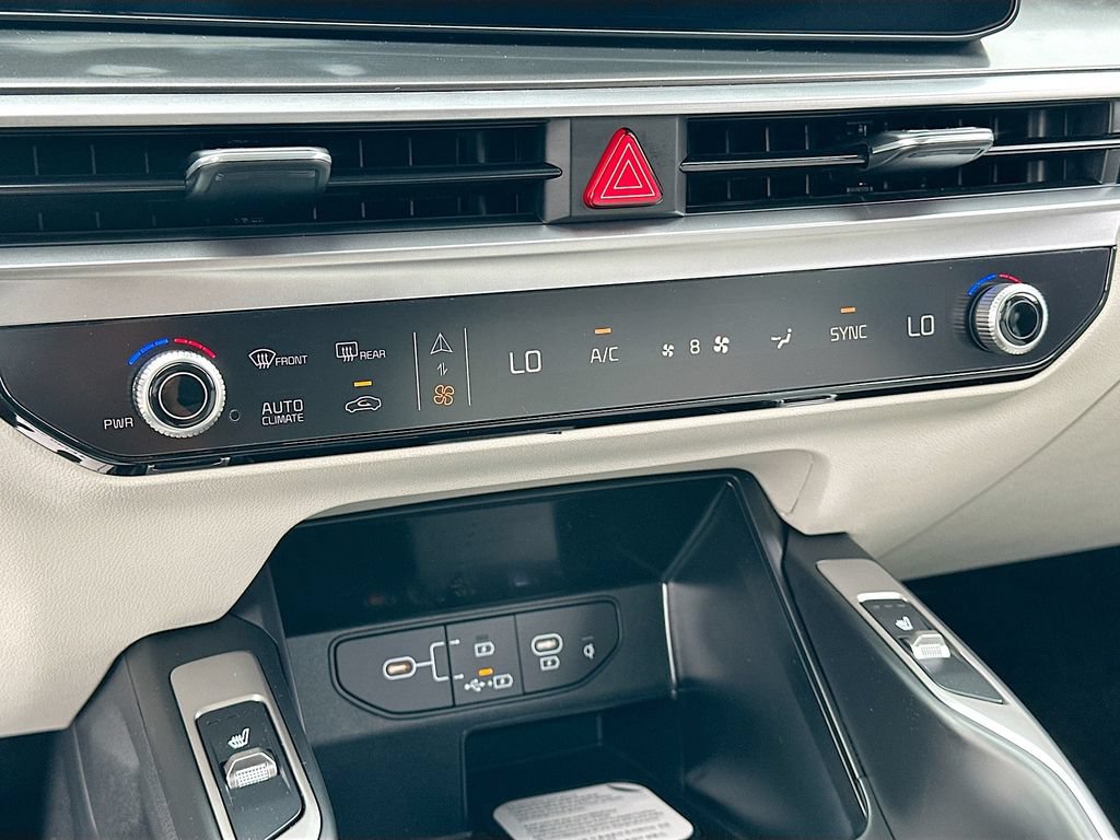 New 2026 Kia Sorento EX w/ EX Premium Package FWD image 16
