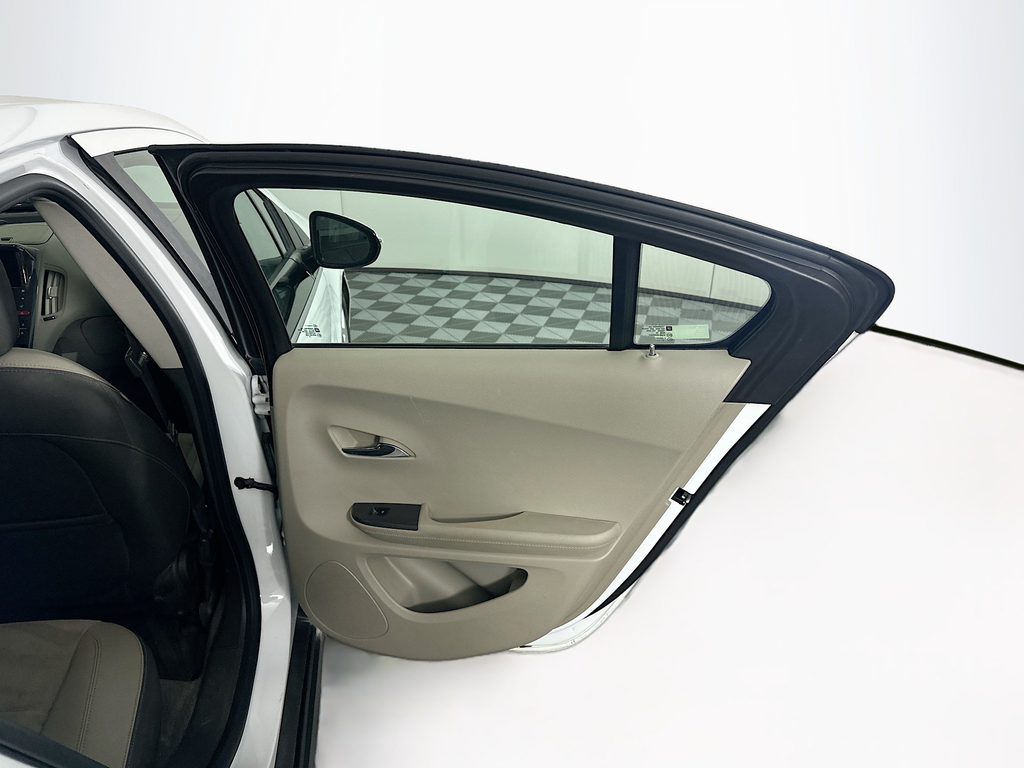 Used 2013 Chevrolet Volt Premium w/ Premium Trim Package FWD image 27