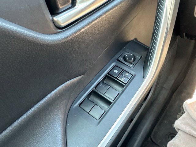 Used 2021 Toyota RAV4 XLE FWD image 39