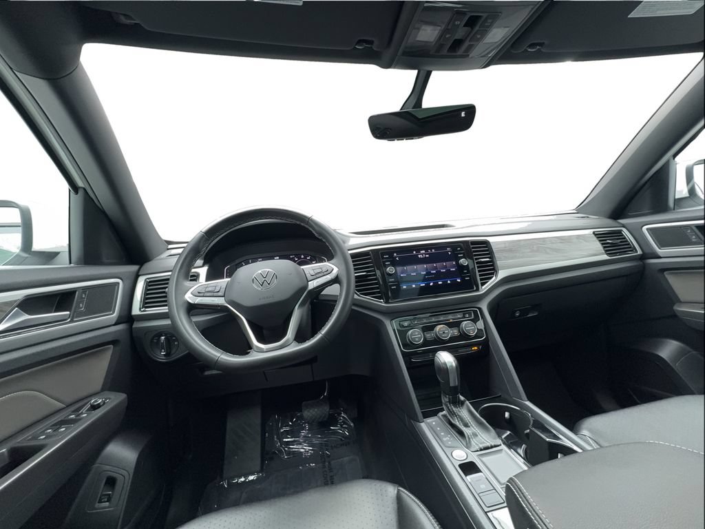 Used 2023 Volkswagen Atlas Cross Sport SE w/ Panoramic Sunroof Package FWD image 36