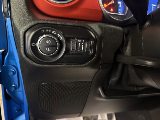 Used 2021 Jeep Gladiator Rubicon w/ Cold Weather Group image 18