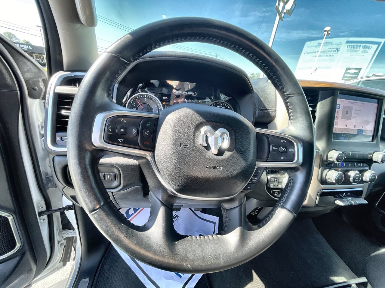 Used 2022 RAM 1500 Laramie AWD/4WD image 11