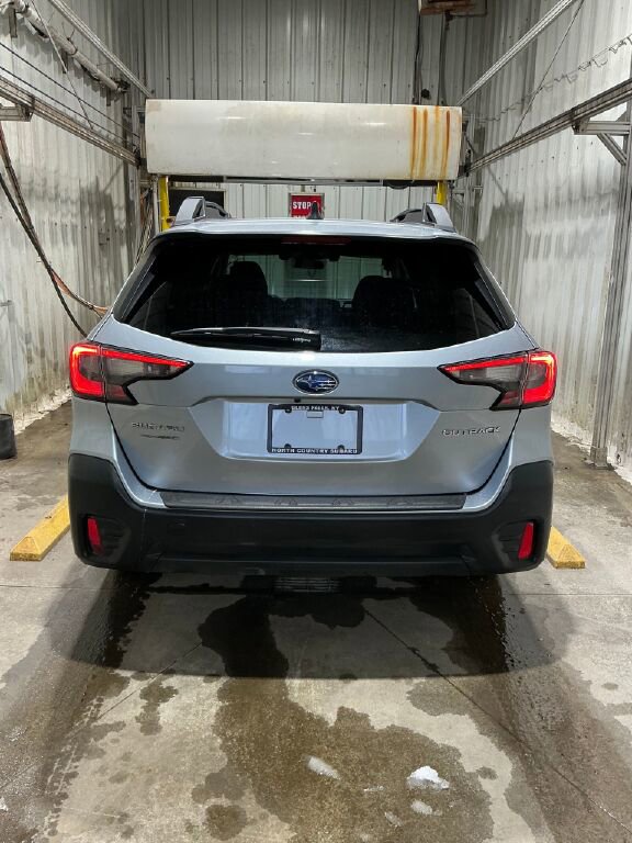 Certified 2021 Subaru Outback Premium image 2
