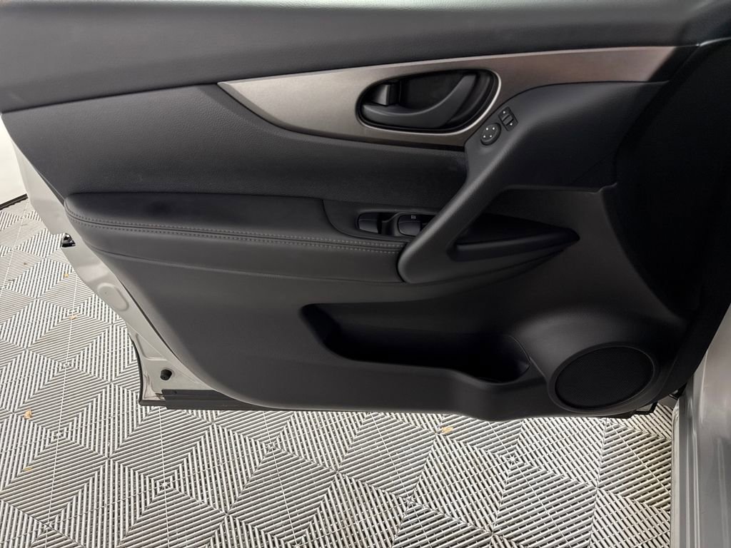 Used 2022 Nissan Rogue Sport S FWD image 10