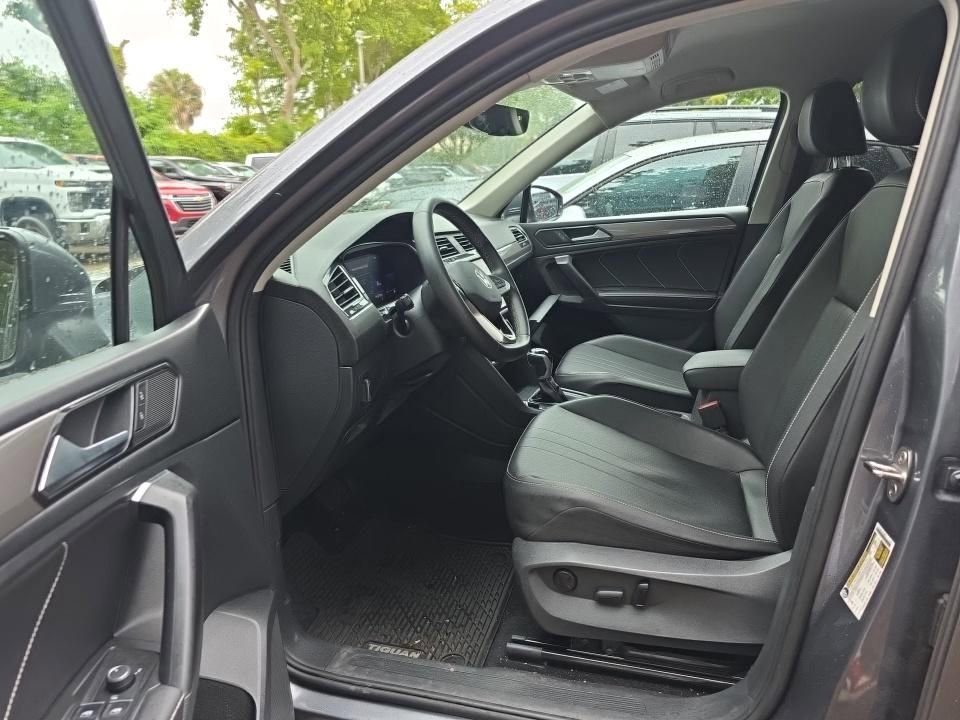 Used 2022 Volkswagen Tiguan SE image 14