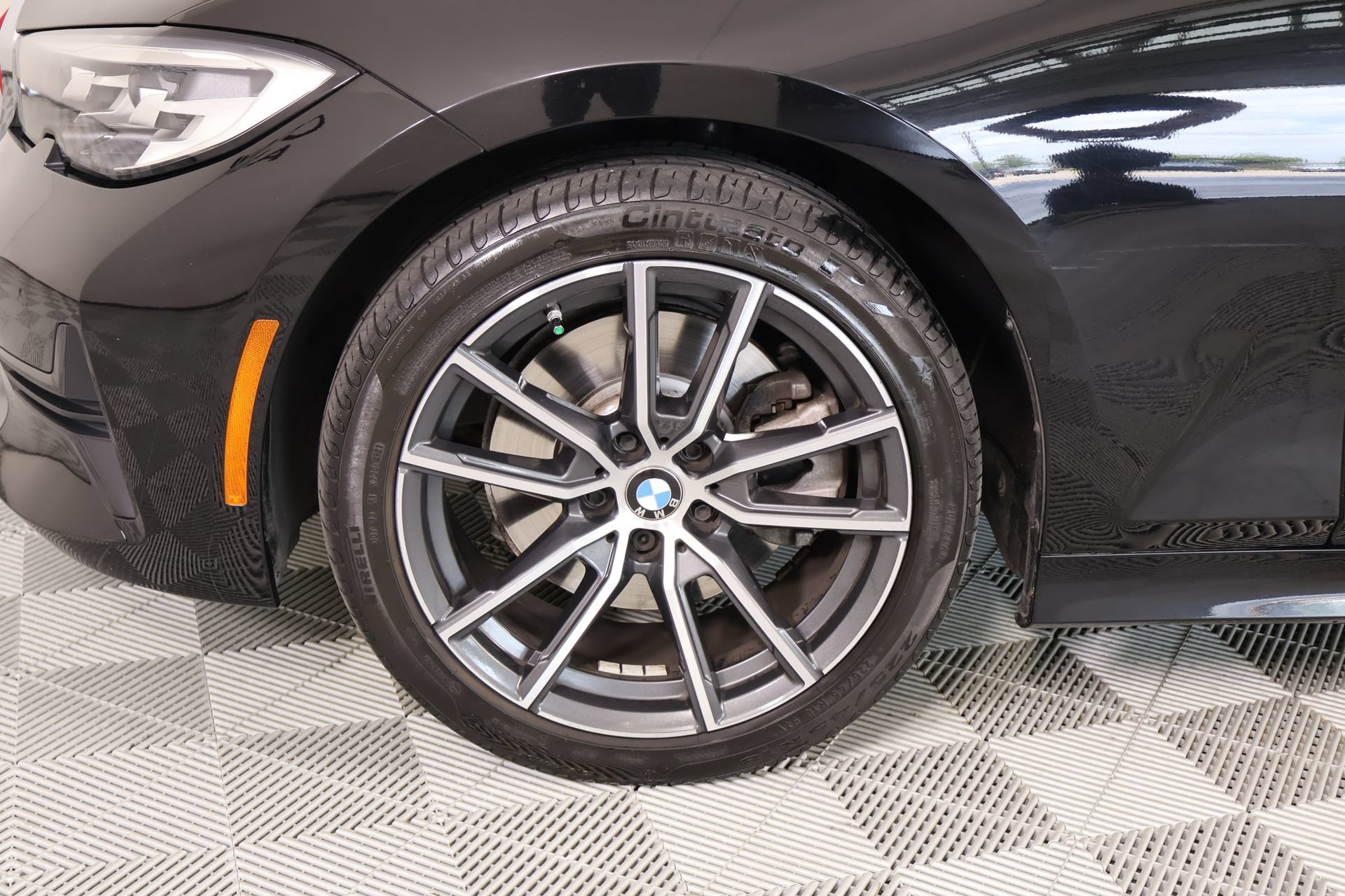 Used 2019 BMW 330i xDrive Sedan w/ Driving Assistance Package AWD/4WD image 19