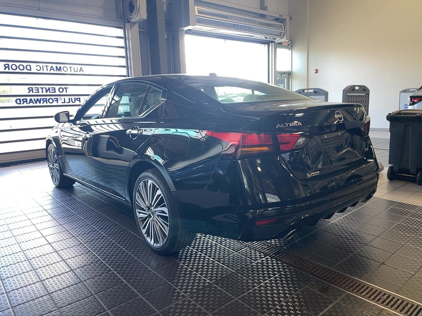 Used 2025 Nissan Altima 2.5 SL AWD/4WD image 18