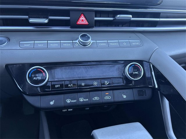 Certified 2024 Hyundai Elantra SEL w/ Convenience Package image 30