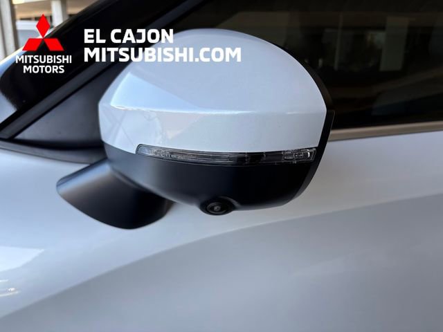 Used 2025 Mitsubishi Outlander SE image 8
