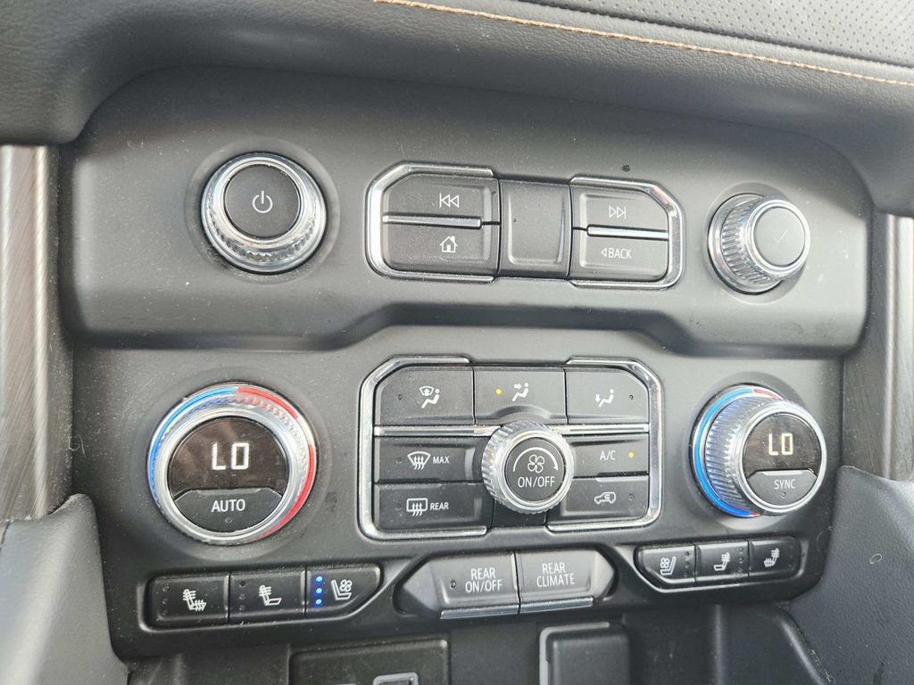 Used 2024 GMC Yukon AT4 w/ Max Trailering Package AWD/4WD image 17