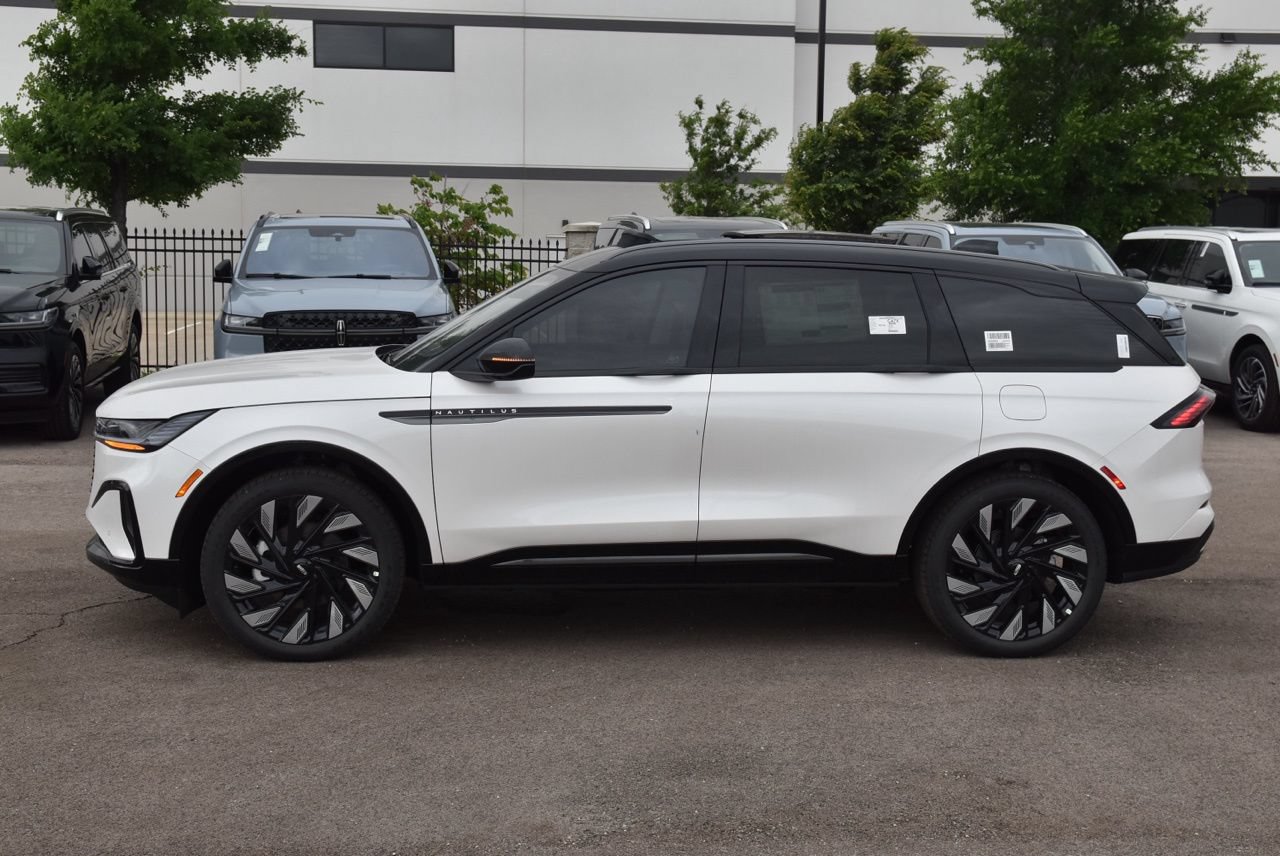 New 2026 Lincoln Nautilus Reserve AWD/4WD image 18