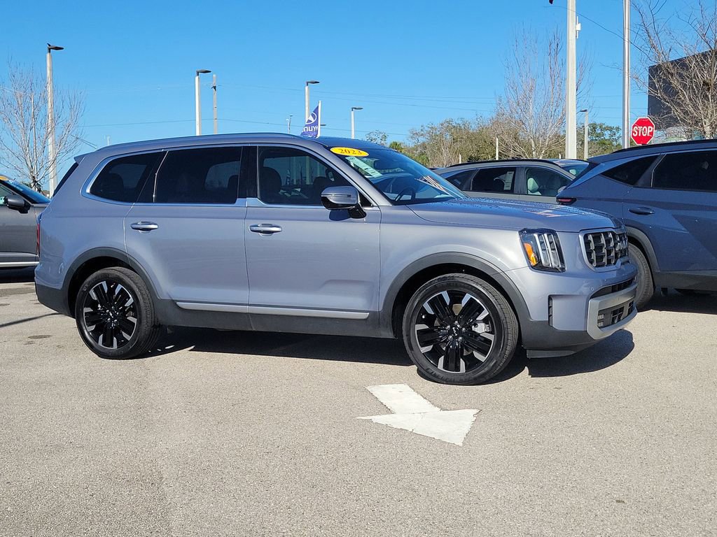 Used 2023 Kia Telluride SX image 3
