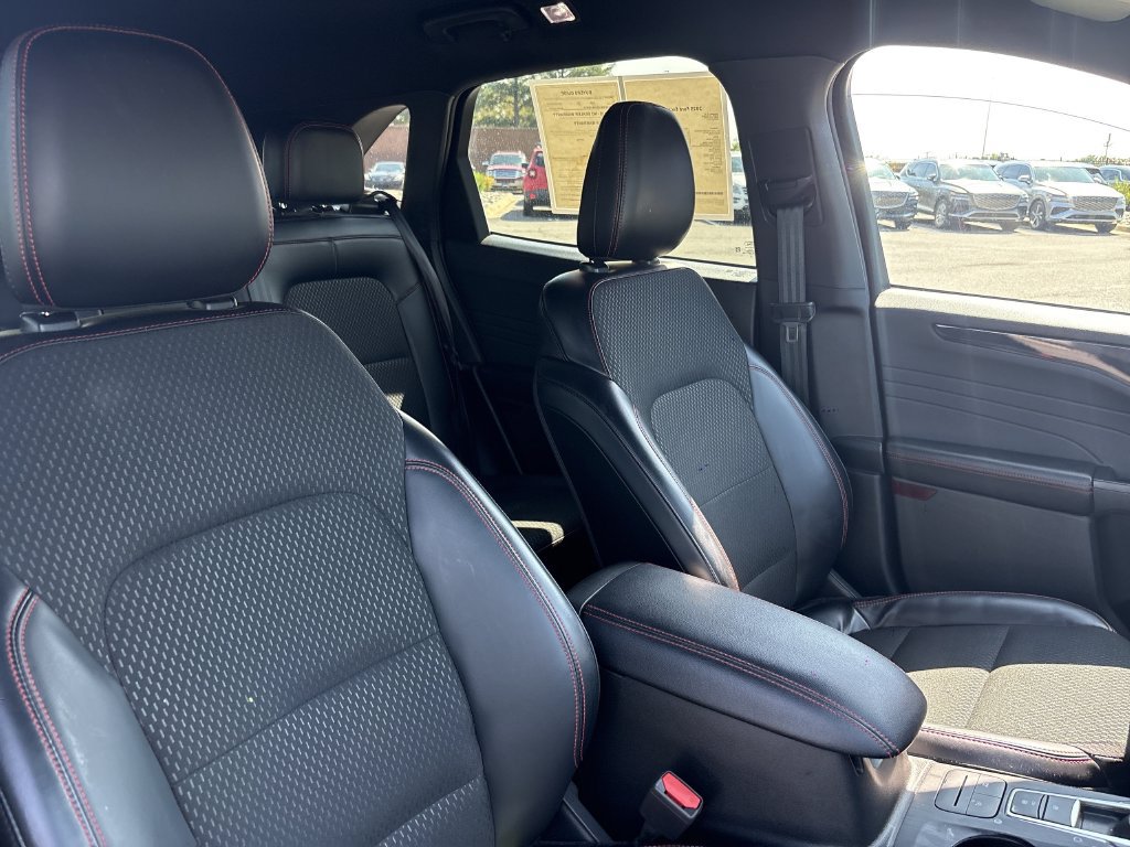 Used 2025 Ford Escape ST-Line AWD/4WD image 30