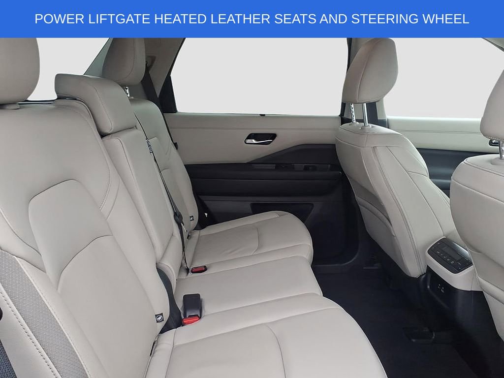 Used 2023 Nissan Pathfinder SL image 14
