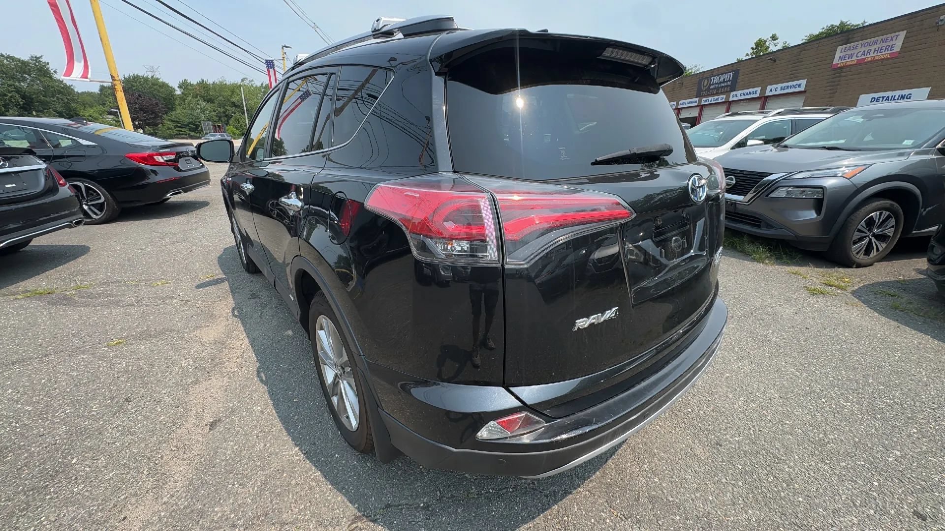 Used 2018 Toyota RAV4 Limited AWD/4WD image 7