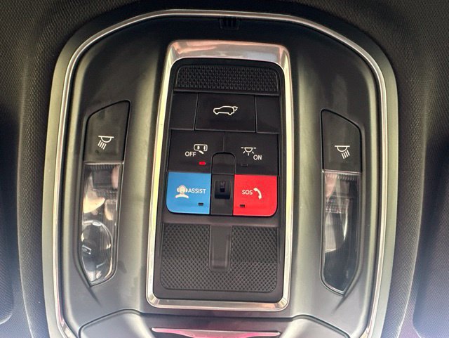 Used 2025 Jeep Grand Cherokee Altitude AWD/4WD image 30