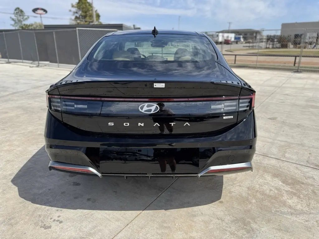New 2025 Hyundai Sonata Limited image 6