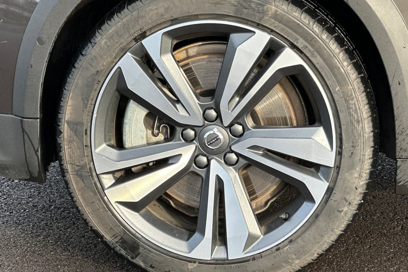 Used 2025 Volvo V60 B5 Cross Country Plus image 31