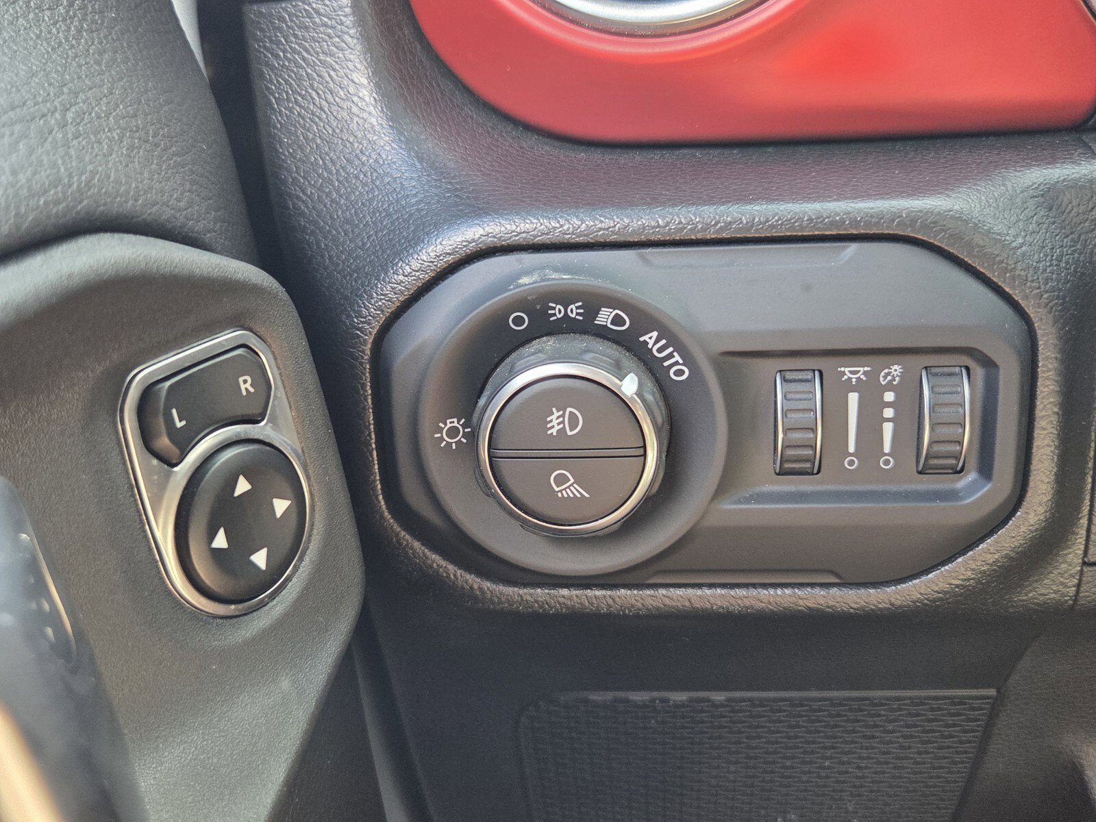 Used 2022 Jeep Gladiator Rubicon w/ LED Lighting Group AWD/4WD image 22