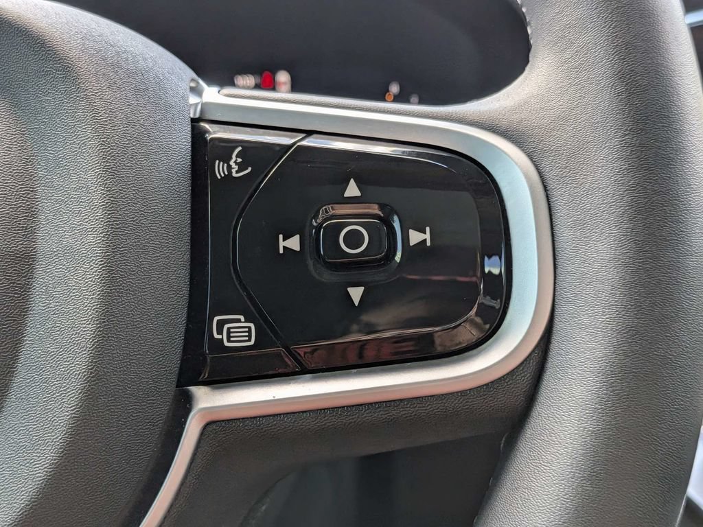 Certified 2026 Volvo XC90 B6 Plus w/ Protection Package Premier AWD/4WD image 37
