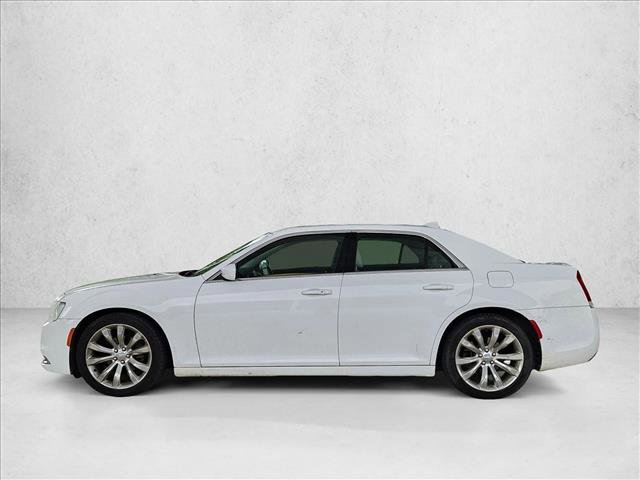 Used 2017 Chrysler 300 Limited w/ Value Package RWD image 8