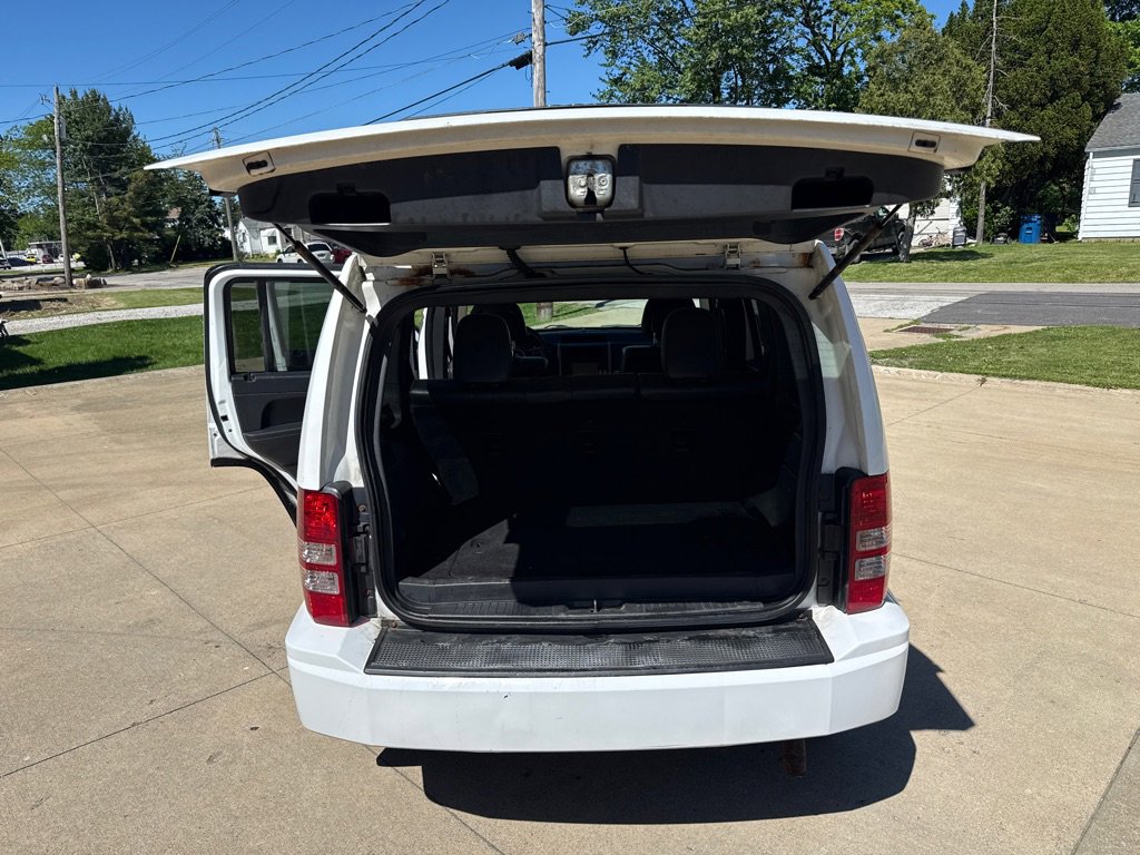 Used 2012 Jeep Liberty Sport AWD/4WD image 15