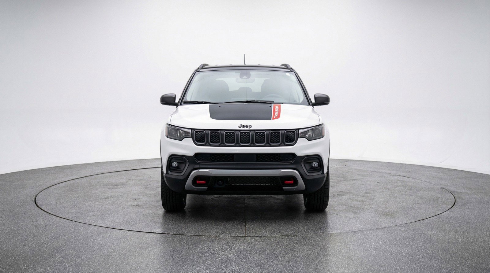 Used 2025 Jeep Compass Trailhawk image 2