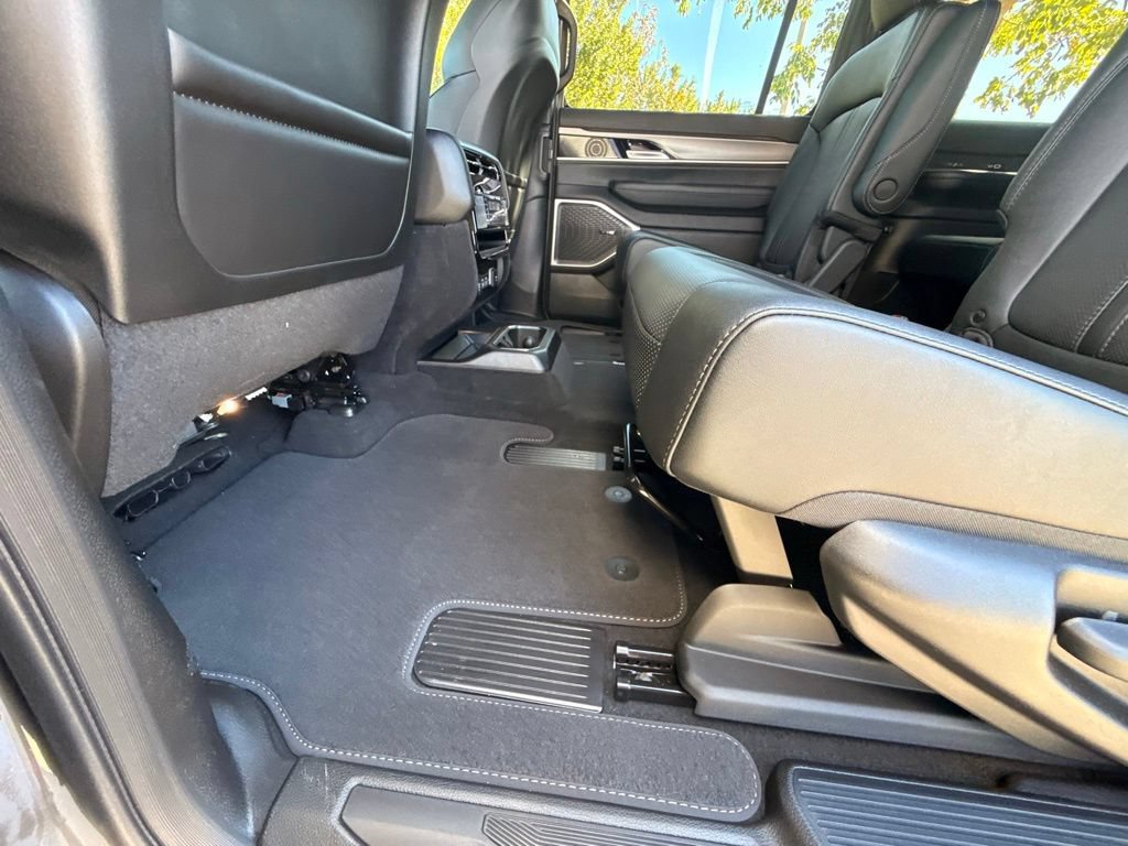 New 2026 Jeep Grand Wagoneer L Limited AWD/4WD image 29