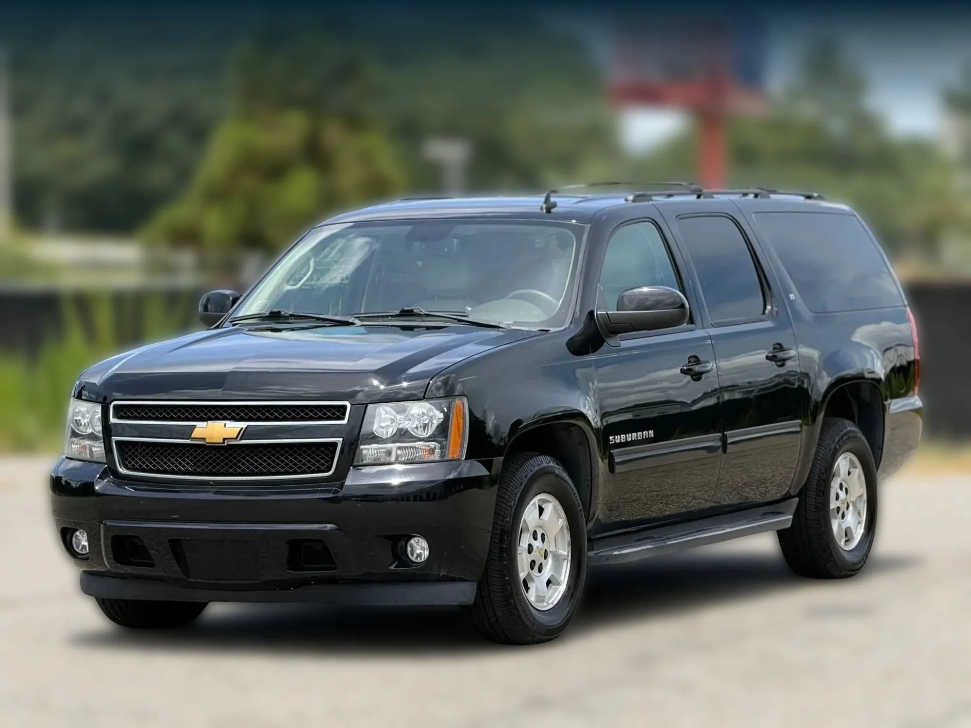 Used 2014 Chevrolet Suburban LT RWD image 6