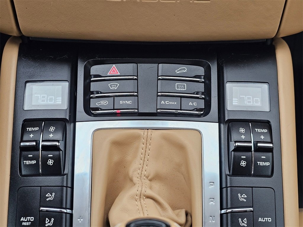 Used 2016 Porsche Macan Turbo image 18