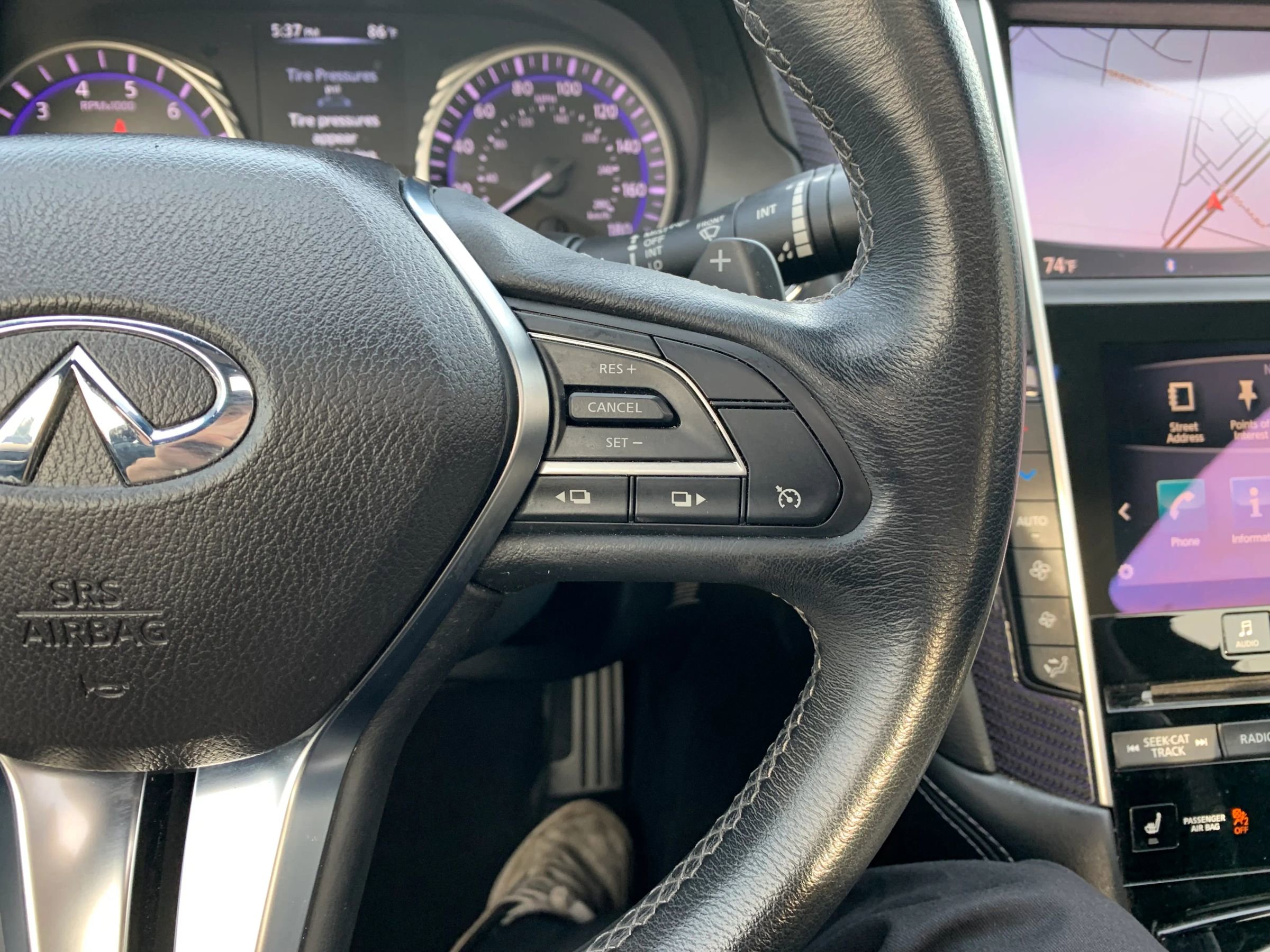 Used 2017 INFINITI Q60 Red Sport 400 image 17