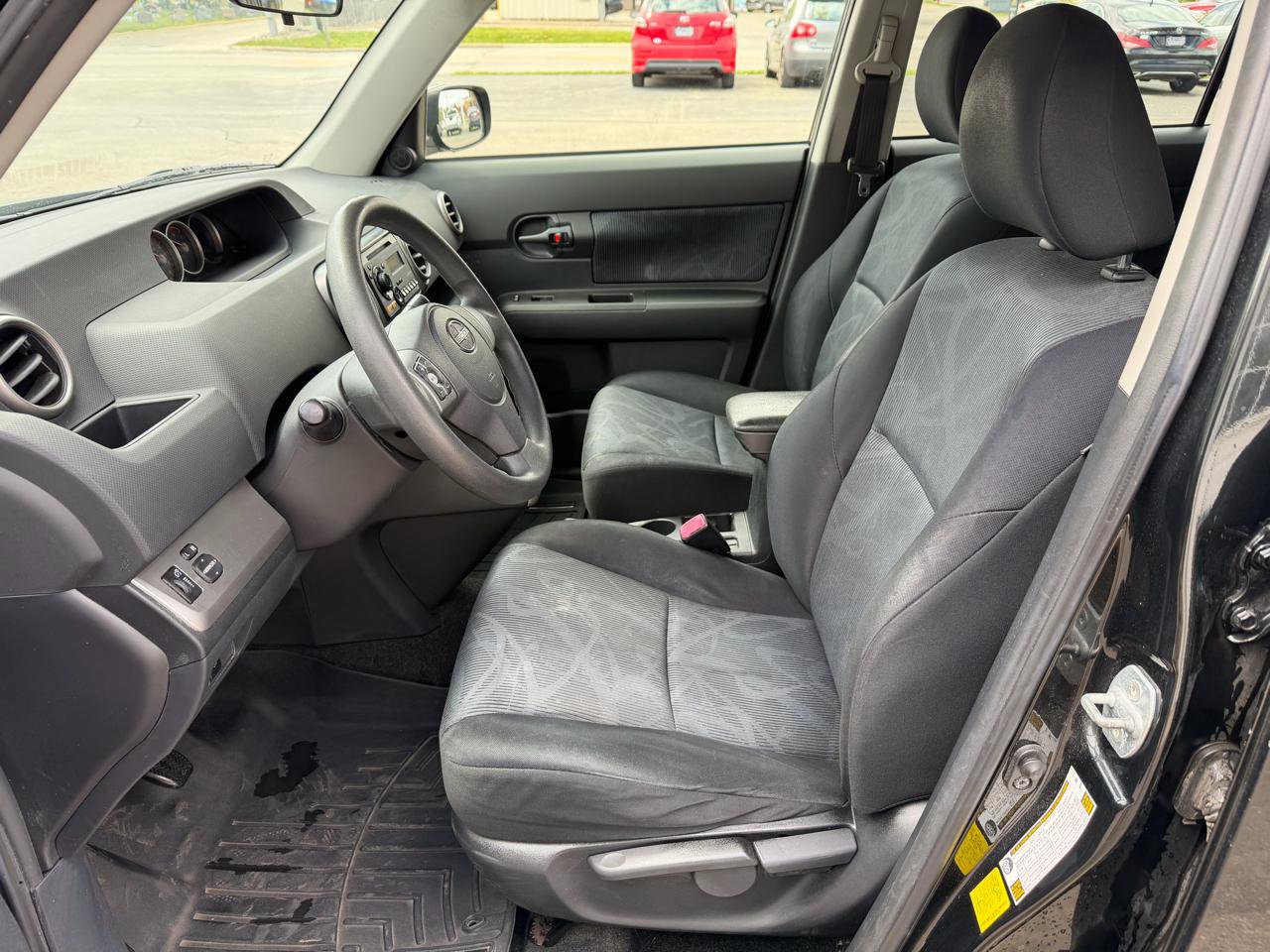 Used 2012 Scion xB FWD image 11