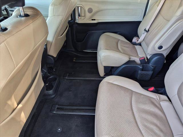 Used 2021 Toyota Sienna Limited FWD image 19
