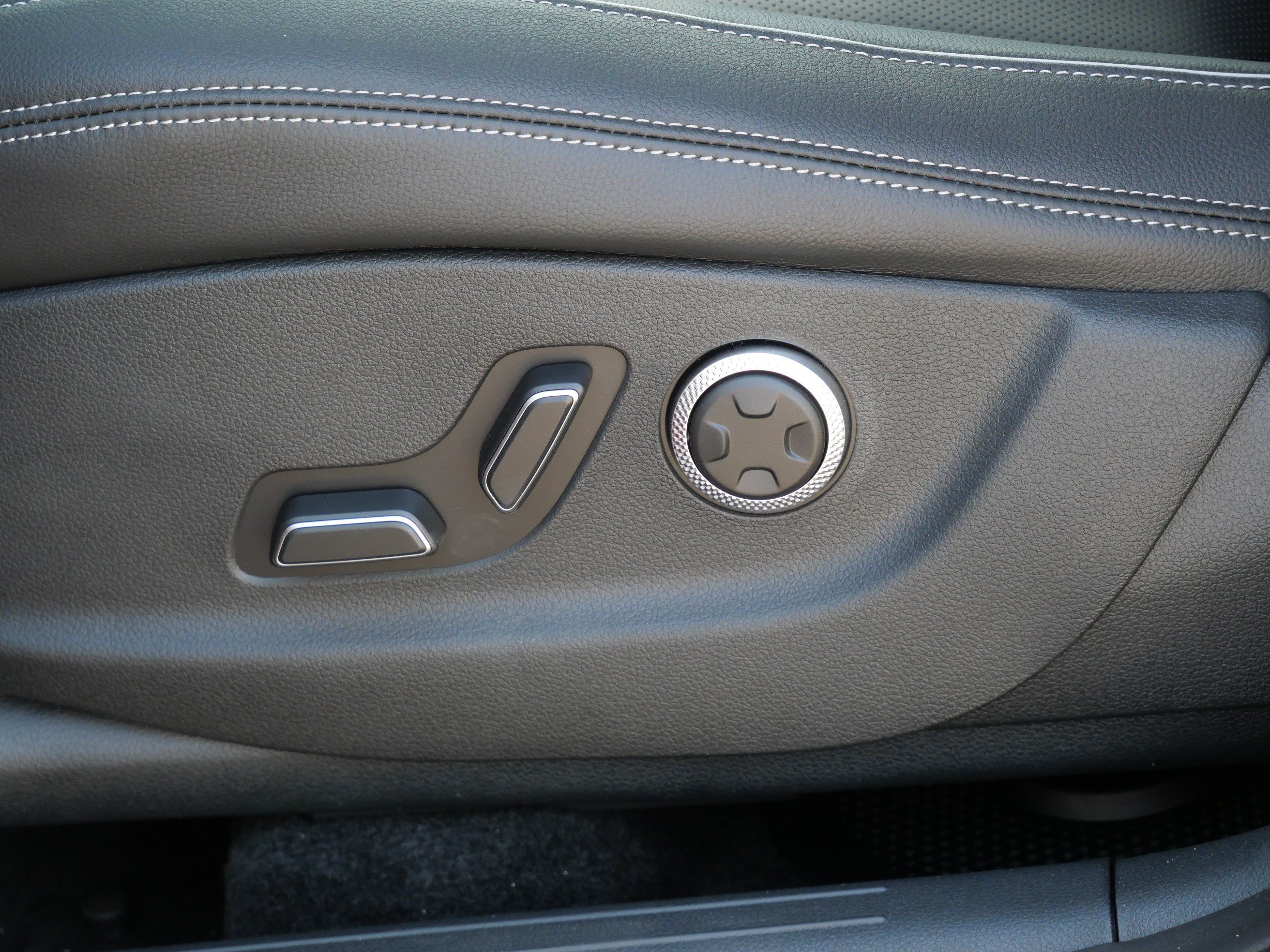 New 2026 Genesis GV70 2.5T Advanced AWD/4WD image 5