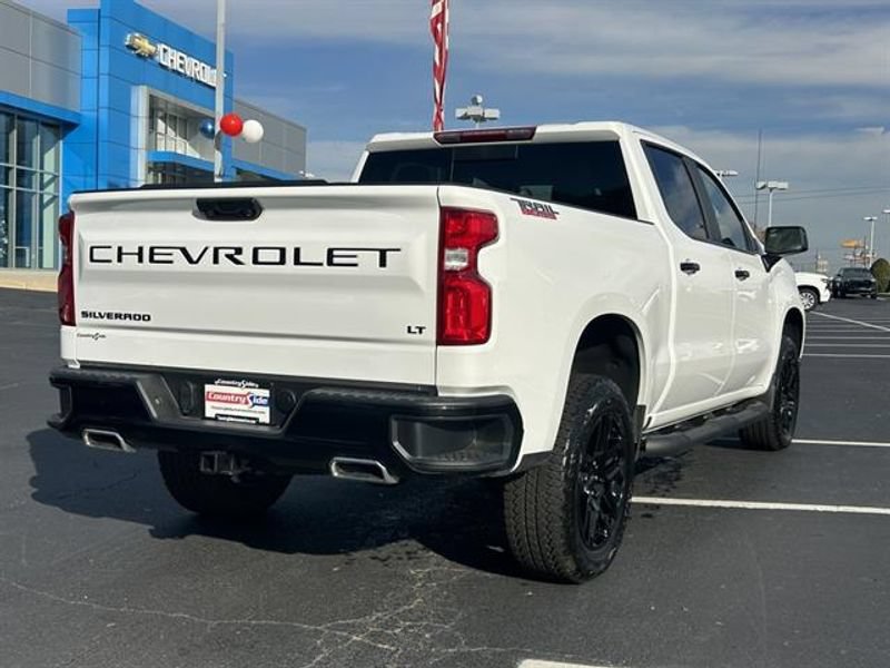Used 2025 Chevrolet Silverado 1500 LT Trail Boss w/ Convenience Package II AWD/4WD image 9