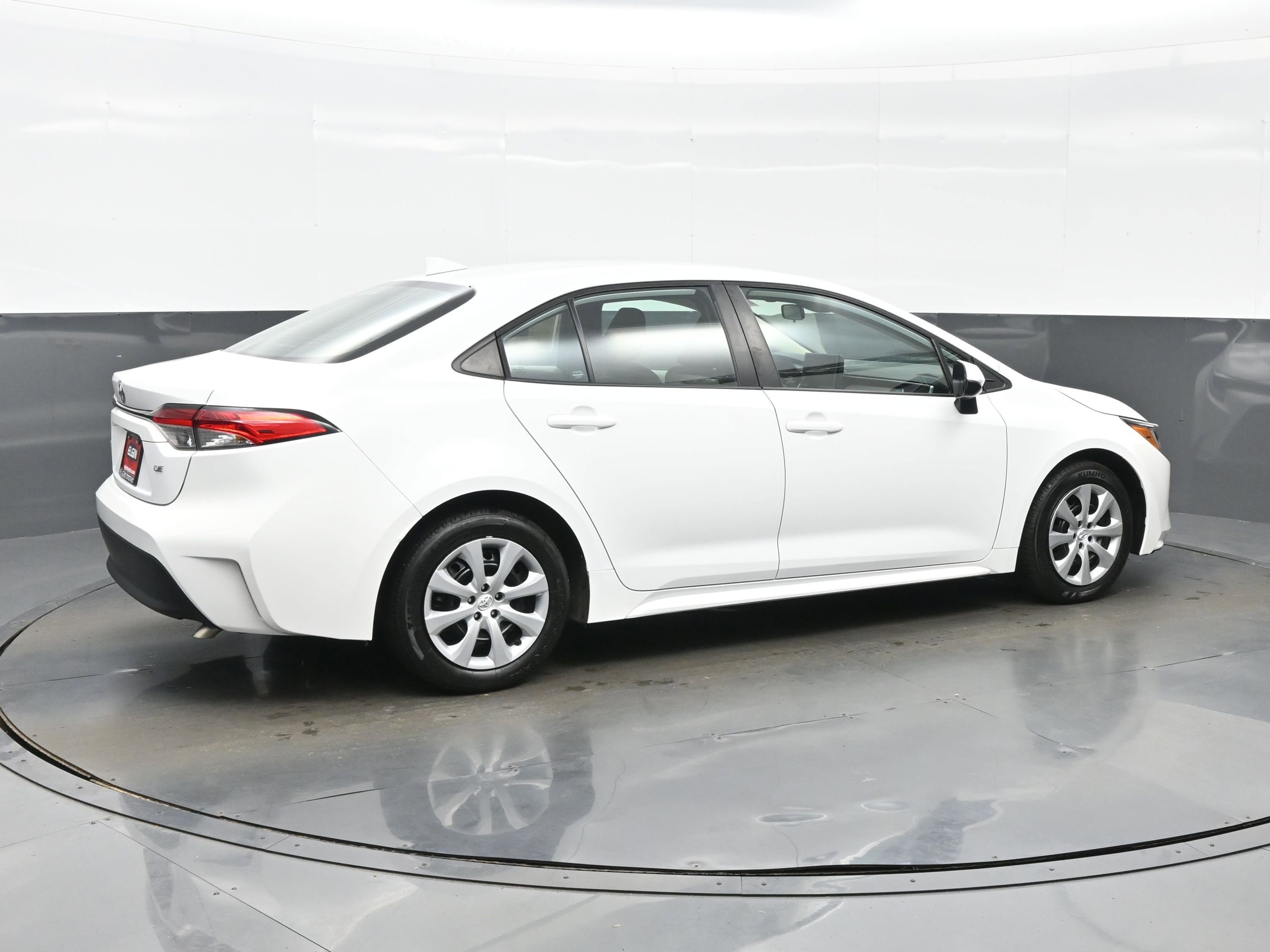 Used 2023 Toyota Corolla LE FWD image 7