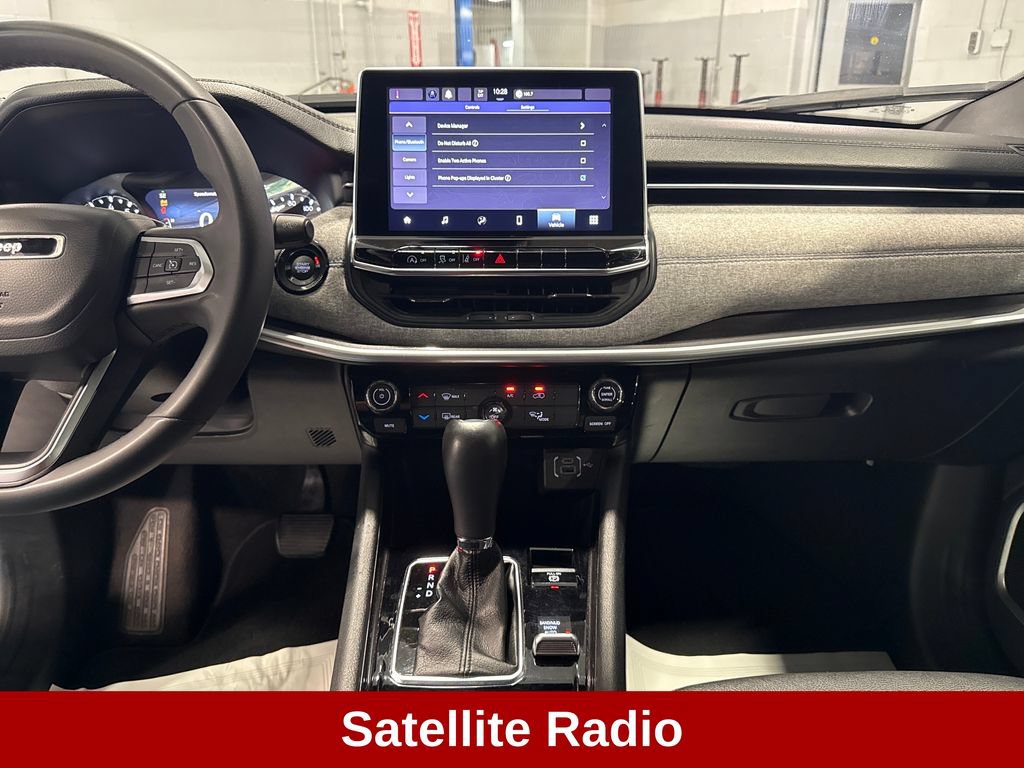Used 2024 Jeep Compass Latitude AWD/4WD image 10