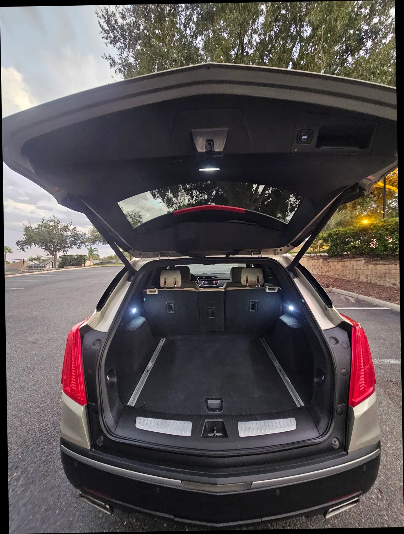 Used 2017 Cadillac XT5 Luxury w/ Driver Awareness Package image 26