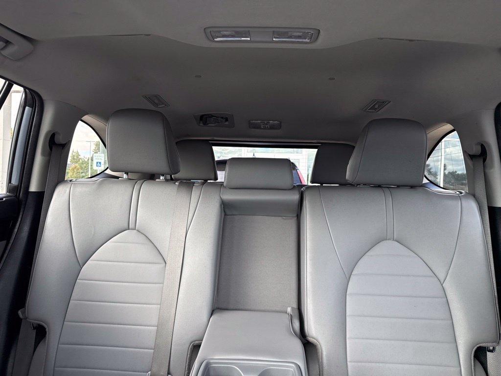 Used 2024 Toyota Highlander XLE AWD/4WD image 45