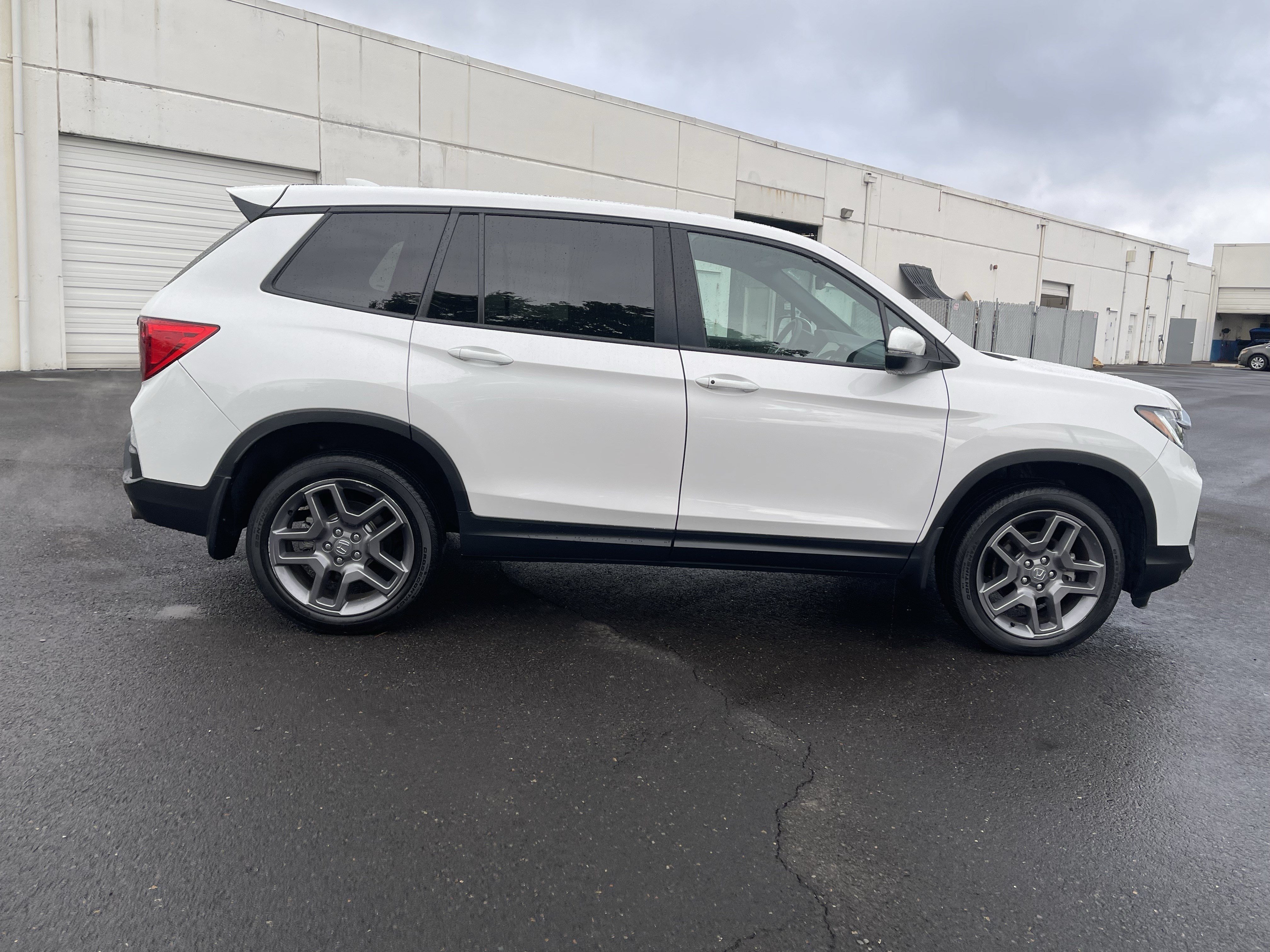 Used 2023 Honda Passport EX-L image 11