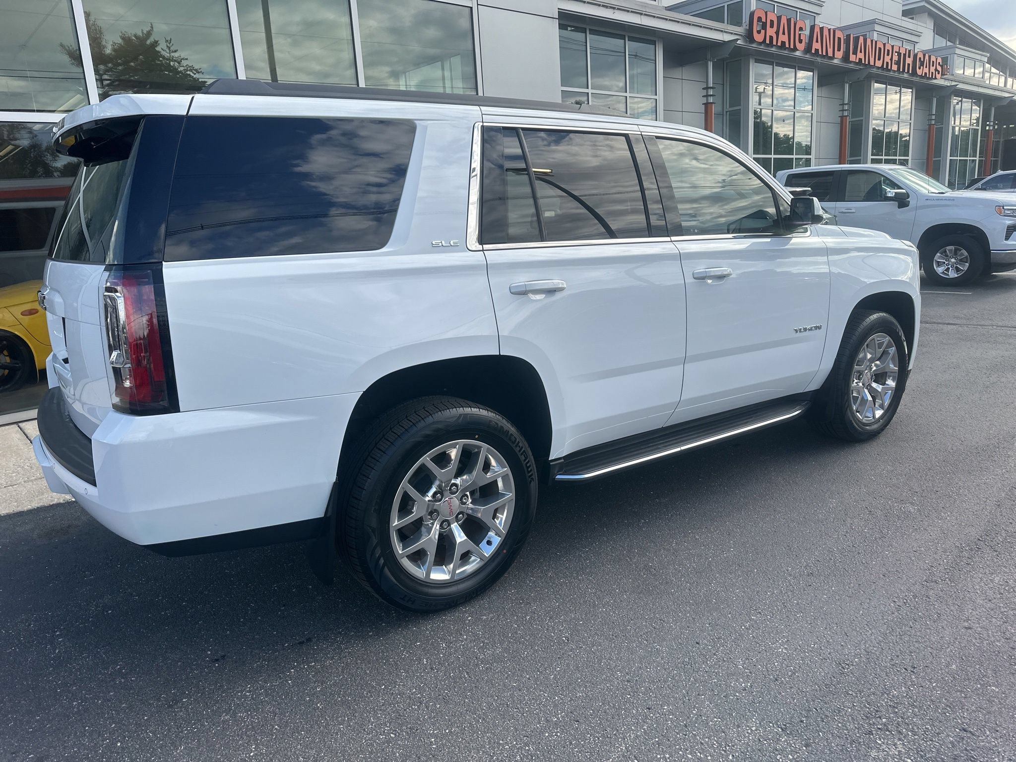Used 2017 GMC Yukon SLE w/ SLE Value Package AWD/4WD video 3