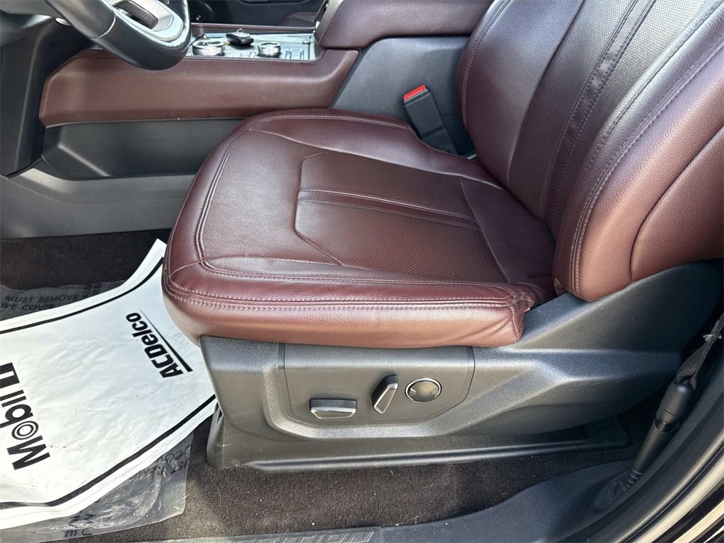 Used 2023 Ford Expedition Max Limited image 12