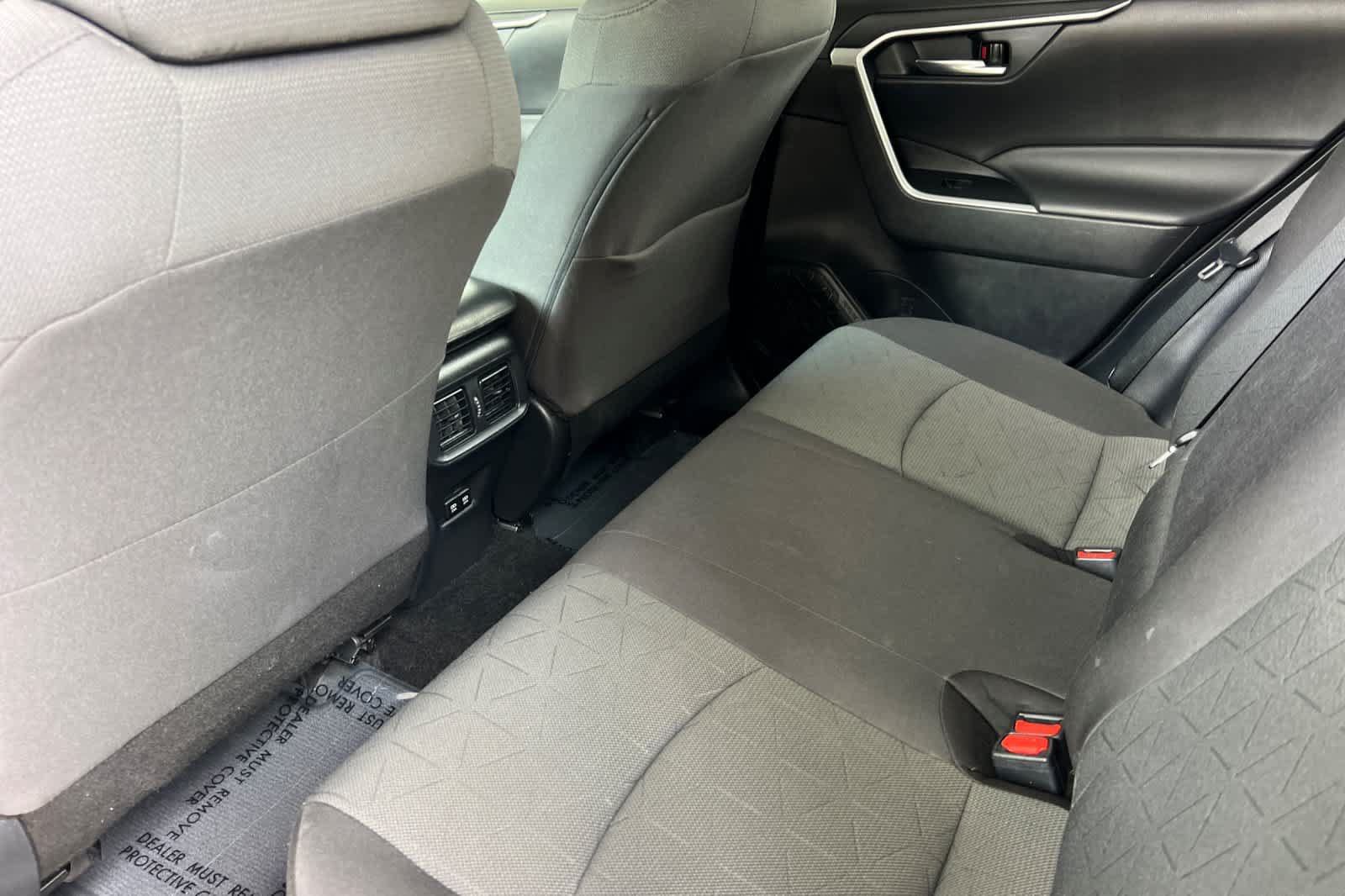 Used 2021 Toyota RAV4 XLE w/ Convenience Package FWD image 4