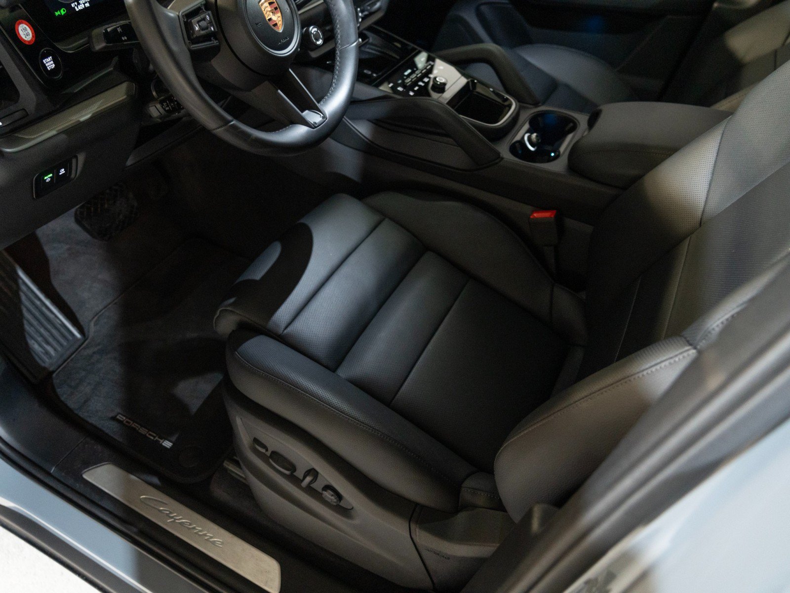 Used 2026 Porsche Cayenne AWD/4WD image 15