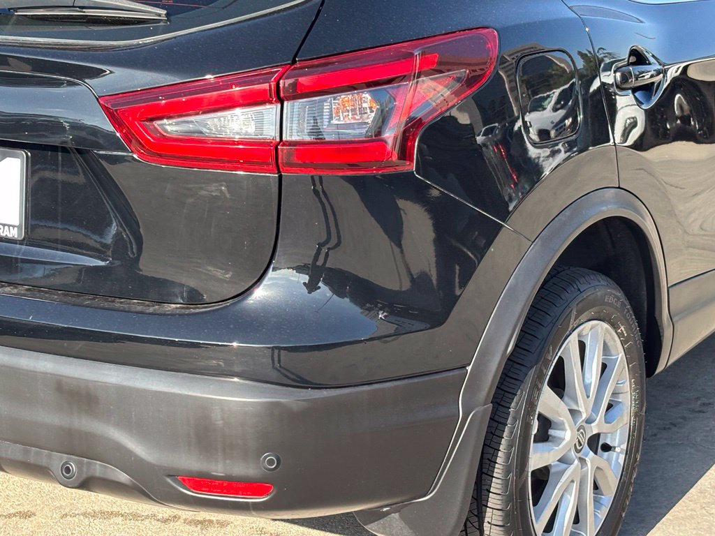 Used 2021 Nissan Rogue Sport S FWD image 4