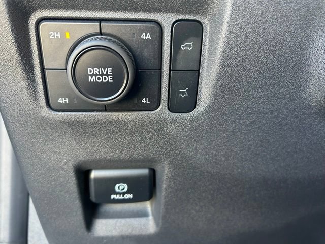 Used 2025 Ford Expedition Active AWD/4WD image 17